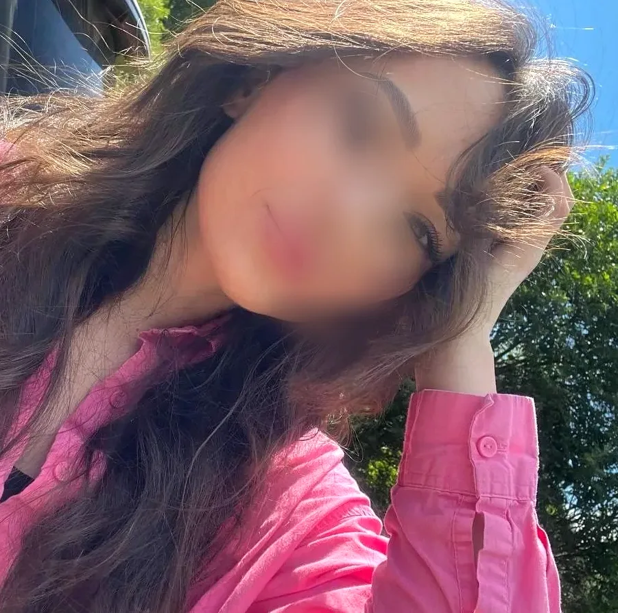 Rebecca, 25