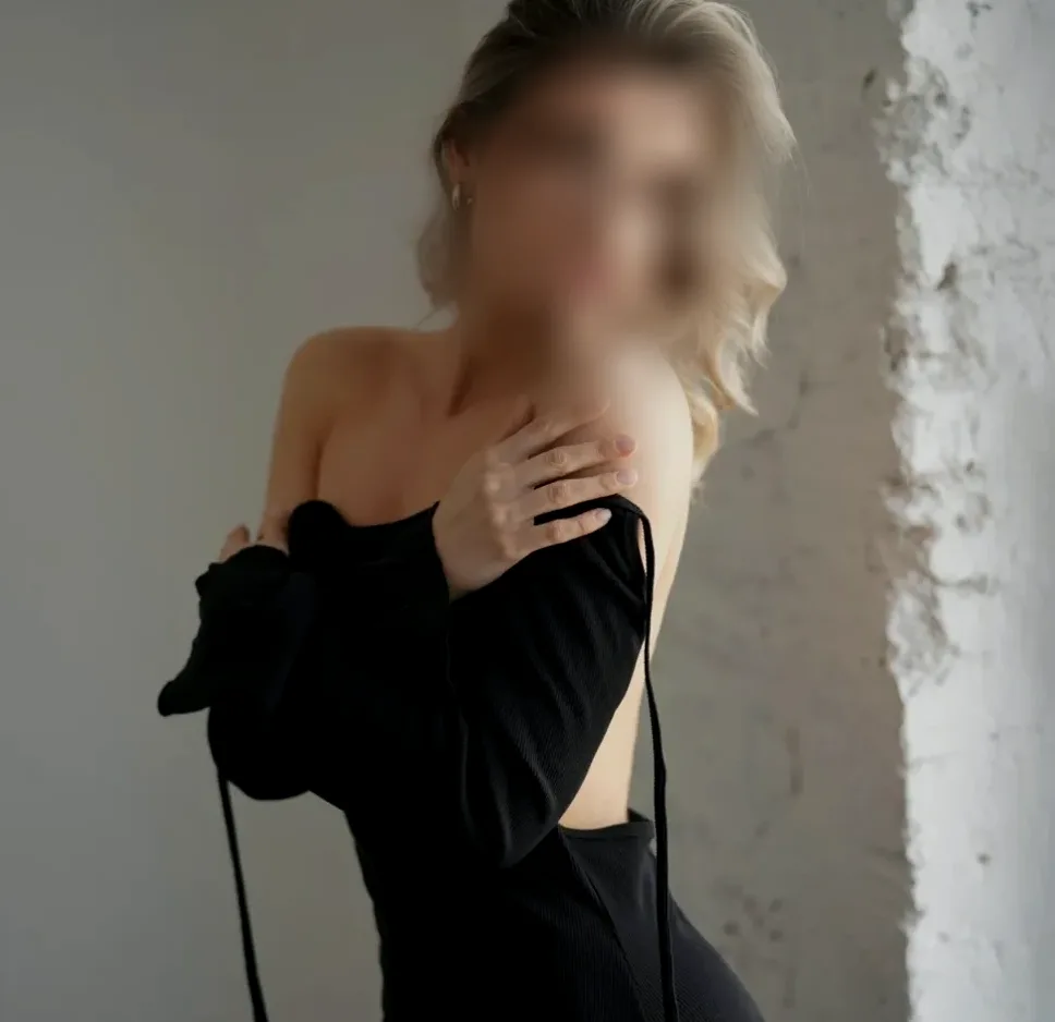 Rosie, 25